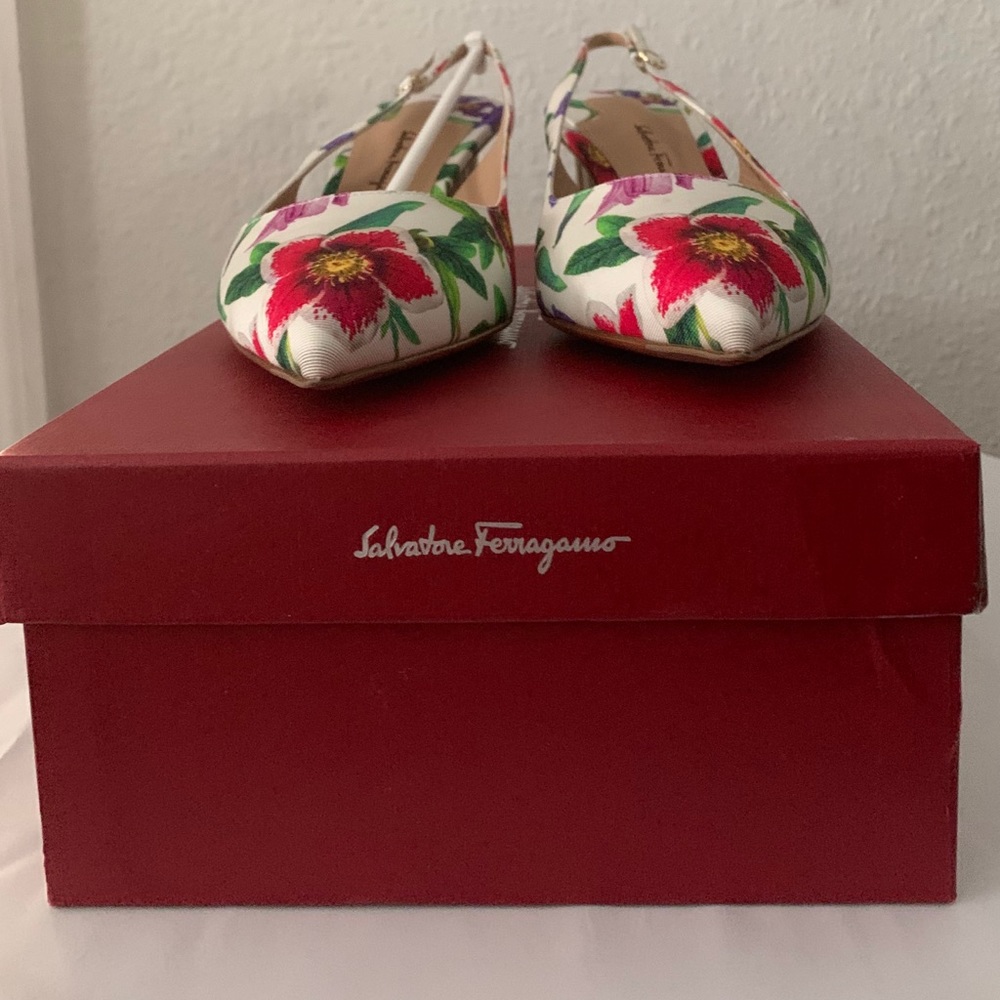 NWT Salvatore Ferragamo Pumps